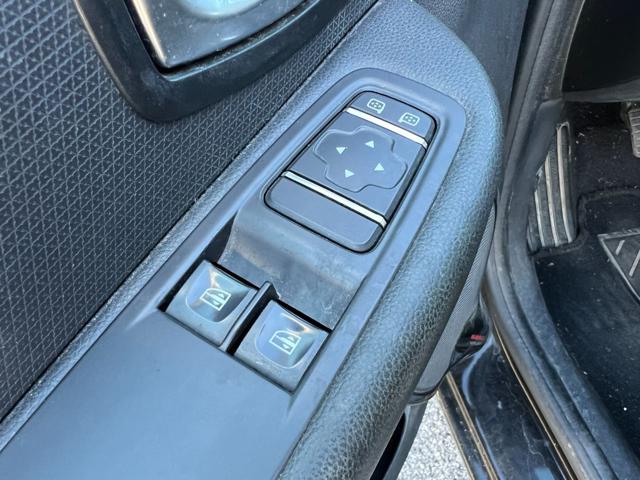 RENAULT Clio usata, con Servosterzo