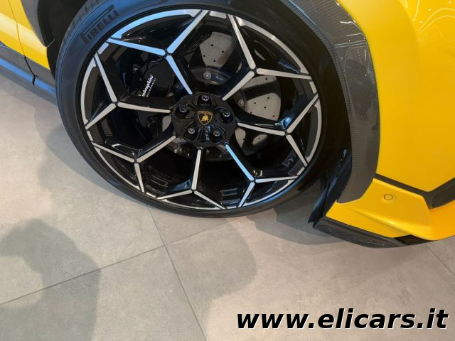 LAMBORGHINI Urus usata, con USB
