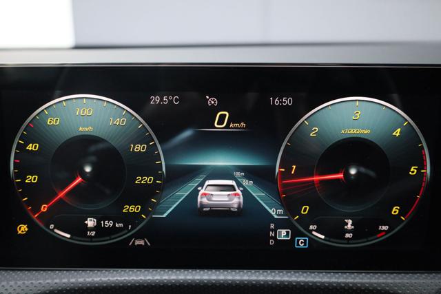 MERCEDES-BENZ CLA 220 usata, con Sensori di parcheggio anteriori