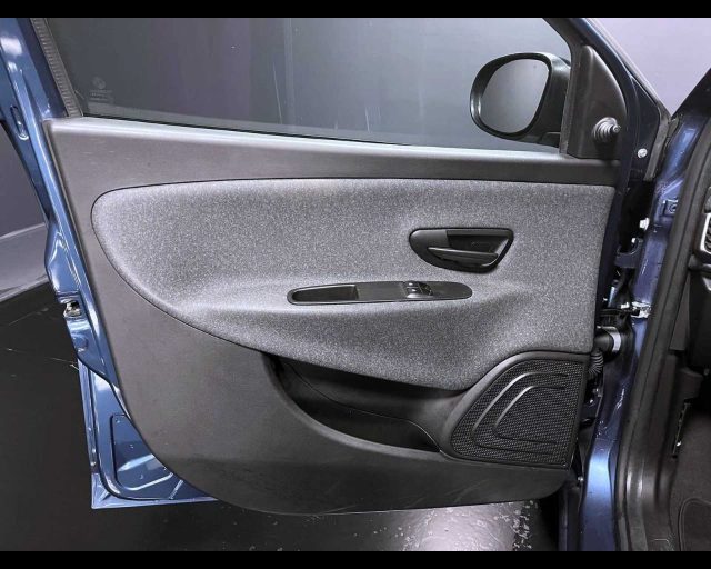 LANCIA Ypsilon usata, con ESP