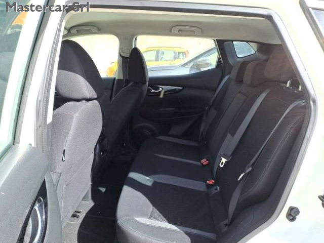 NISSAN Qashqai usata, con Autoradio