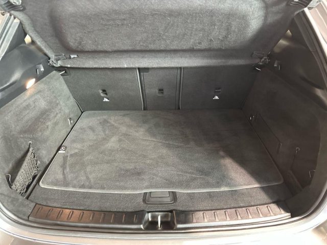 MERCEDES-BENZ GLA 180 usata, con Chiusura centralizzata