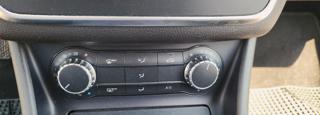 MERCEDES-BENZ GLA 180 usata, con Autoradio digitale