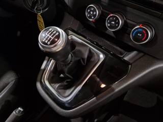 RENAULT Kangoo usata, con Sensori di parcheggio posteriori