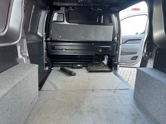 PEUGEOT Expert usata, con Sensori di parcheggio posteriori