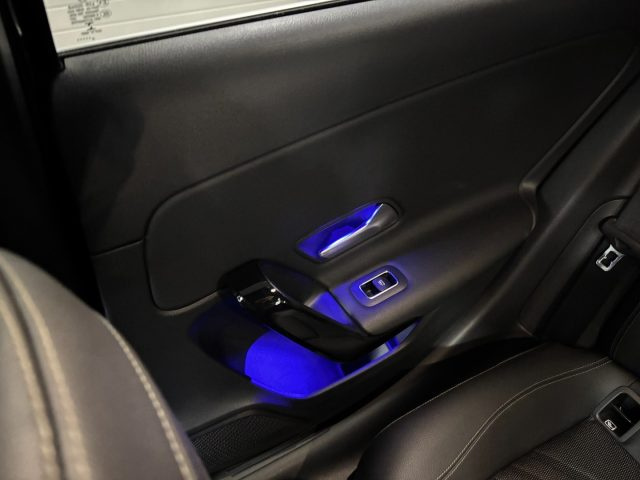 MERCEDES-BENZ A 180 usata, con Fari LED
