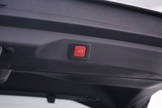 PEUGEOT 3008 usata, con Telecamera per parcheggio assistito