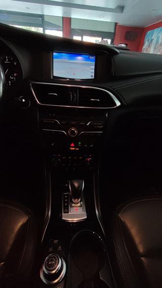 INFINITI Q30 usata, con Cerchi in lega