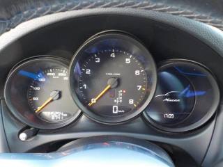 PORSCHE Macan usata, con Bracciolo