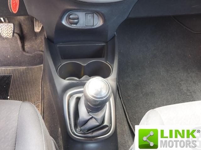 TOYOTA Yaris usata, con Bluetooth