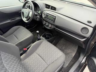 TOYOTA Yaris usata, con Autoradio