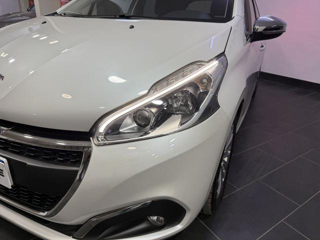 PEUGEOT 208 usata, con Airbag laterali