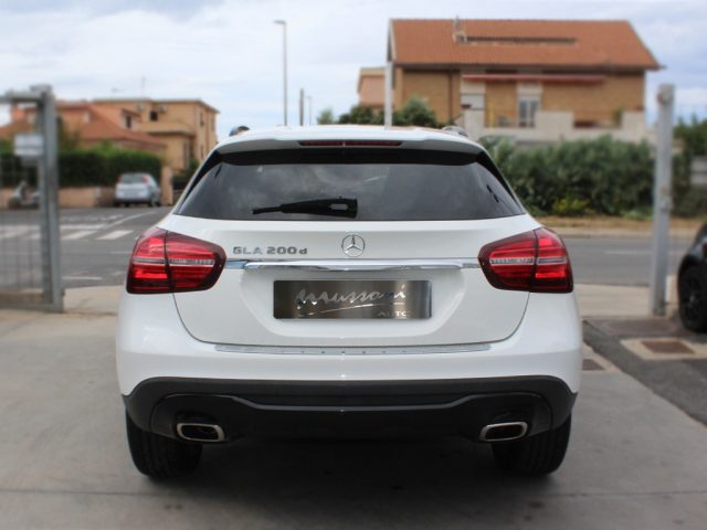 MERCEDES-BENZ GLA 200 usata, con Autoradio