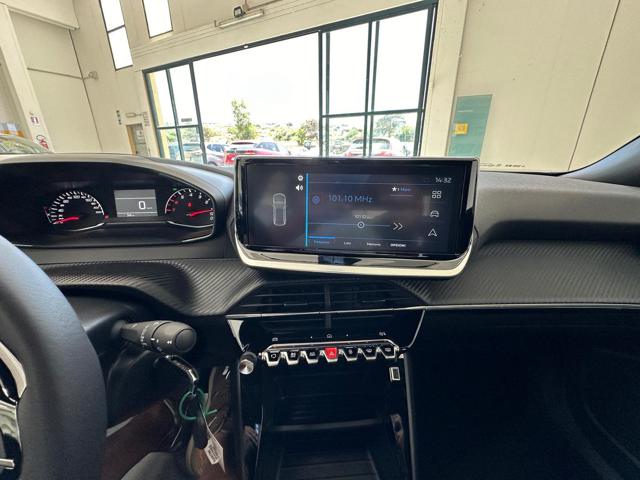 PEUGEOT 2008 usata, con Airbag testa