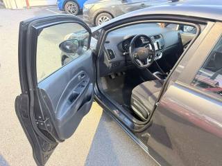 KIA Rio usata, con Specchietti laterali elettrici