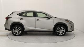 LEXUS NX 300h usata, con Autoradio