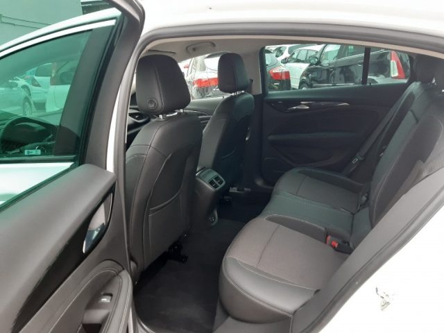 OPEL Insignia usata, con Fari LED