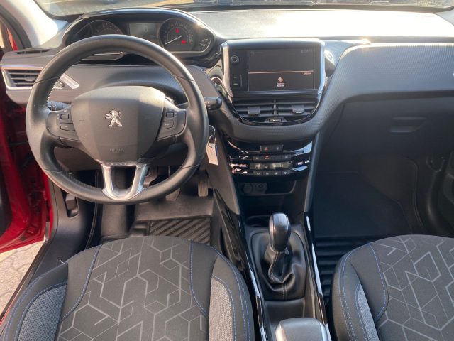 PEUGEOT 2008 usata, con Volante multifunzione