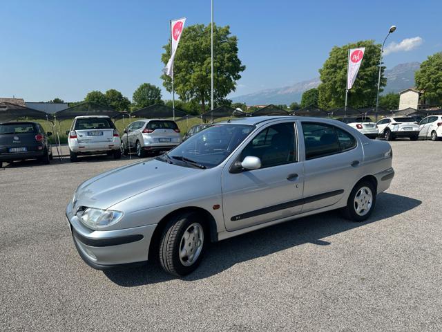 RENAULT Megane usata, con Airbag