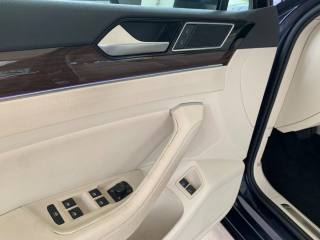 VOLKSWAGEN Passat usata, con Luci diurne LED