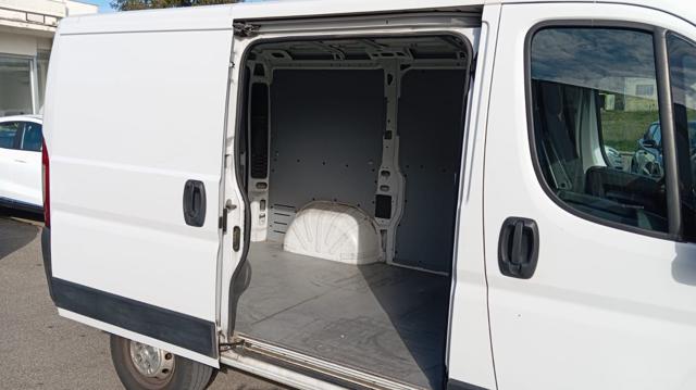 PEUGEOT Boxer usata, con Bluetooth