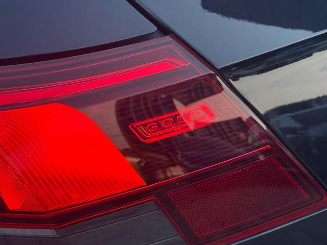 VOLKSWAGEN Golf usata, con USB