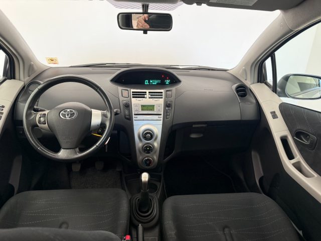 TOYOTA Yaris usata 10