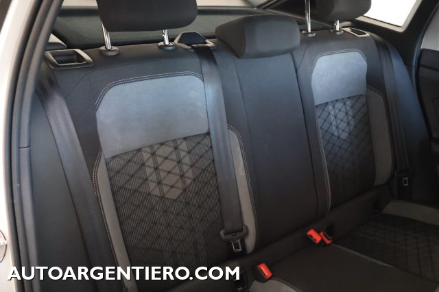 VOLKSWAGEN Taigo usata, con Luci diurne