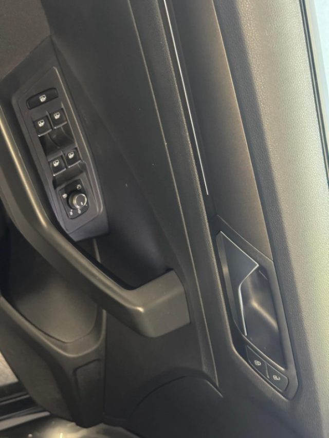 VOLKSWAGEN T-Roc usata, con Cerchi in lega