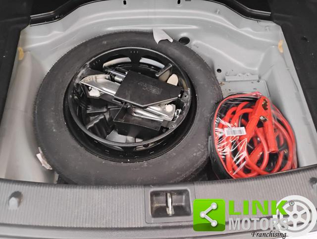 MERCEDES-BENZ C 200 usata, con Fendinebbia