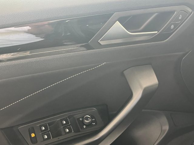 VOLKSWAGEN T-Roc usata, con Frenata d