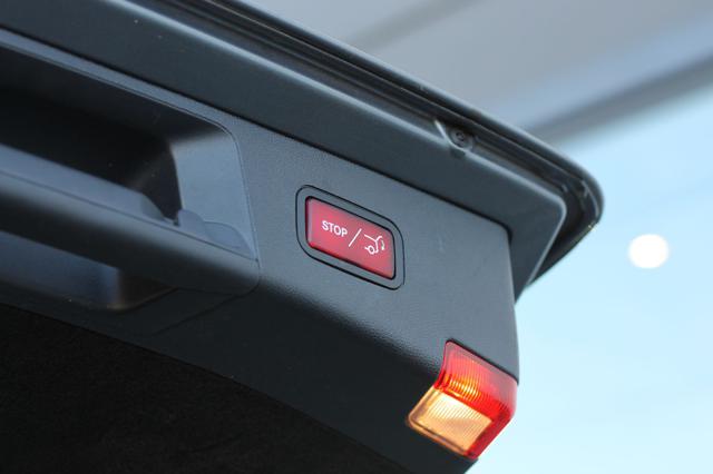 MERCEDES-BENZ E 200 usata, con Fendinebbia