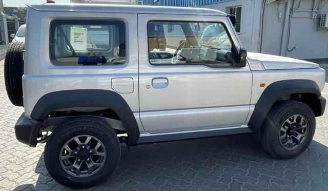 SUZUKI Jimny usata, con Autoradio