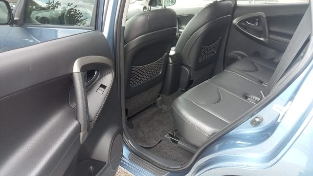 TOYOTA RAV 4 usata, con Cruise Control