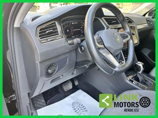 VOLKSWAGEN Tiguan usata, con Leve al volante
