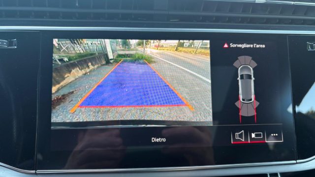 AUDI Q8 usata 26