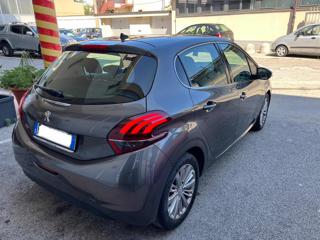 PEUGEOT 208 usata, con Autoradio