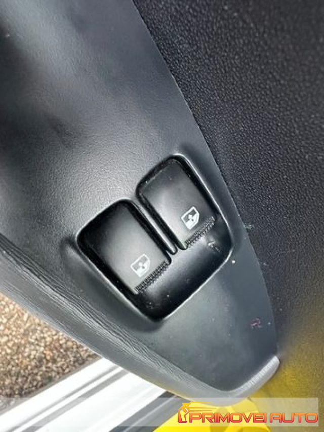 HYUNDAI i10 usata 9