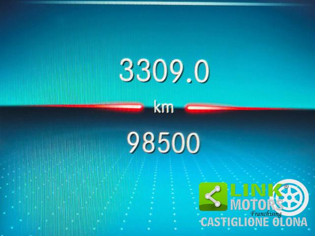 MERCEDES-BENZ GLB 200 usata, con Touch screen