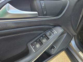 MERCEDES-BENZ GLA 200 usata, con Sistema di parcheggio automatico