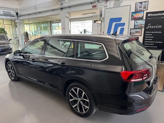 VOLKSWAGEN Passat Variant usata, con Alzacristalli elettrici