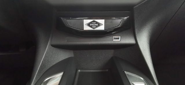DS AUTOMOBILES DS 3 Crossback usata, con Isofix