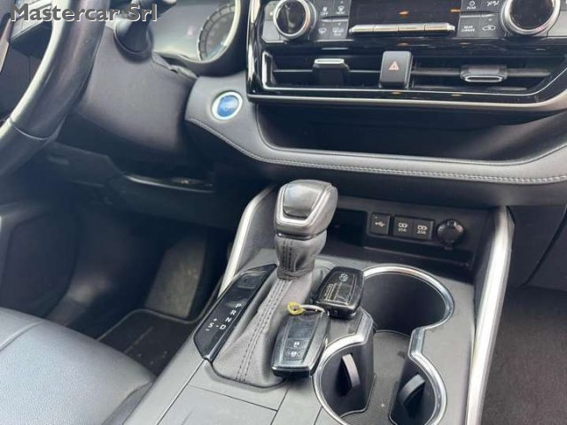 TOYOTA Highlander usata, con Fari LED