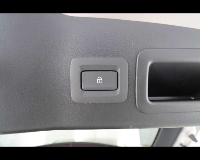 MAZDA 3 usata, con Fari LED