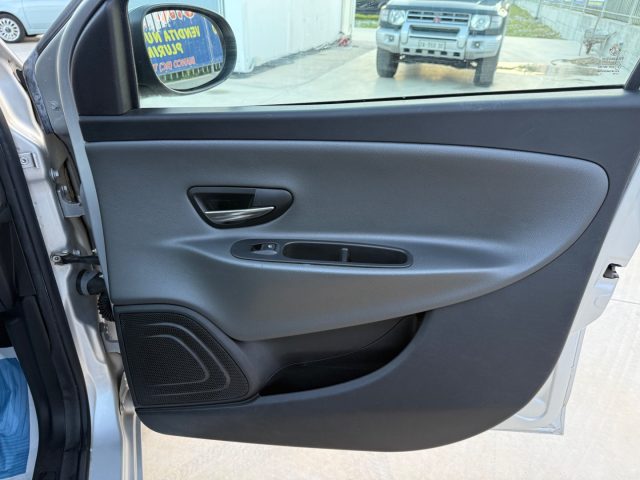 LANCIA Ypsilon usata 24