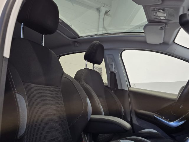 PEUGEOT 208 usata, con Specchietti laterali elettrici