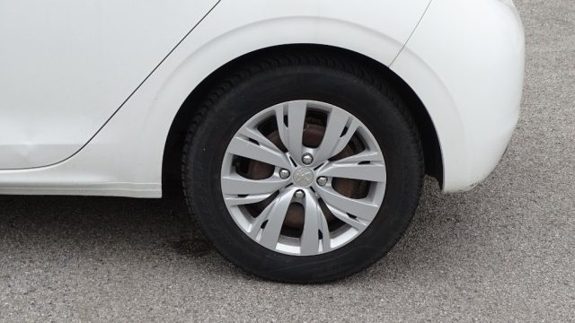 PEUGEOT 208 usata, con Sedile posteriore sdoppiato