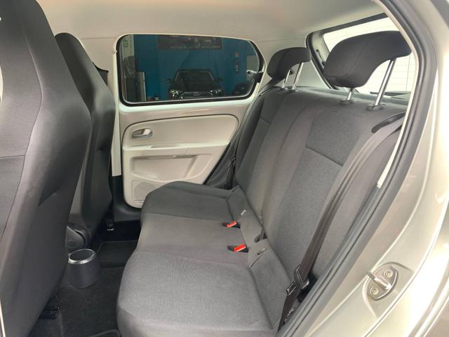 VOLKSWAGEN up! usata, con Sedile posteriore sdoppiato