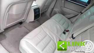 VOLKSWAGEN Touareg usata, con Cruise Control