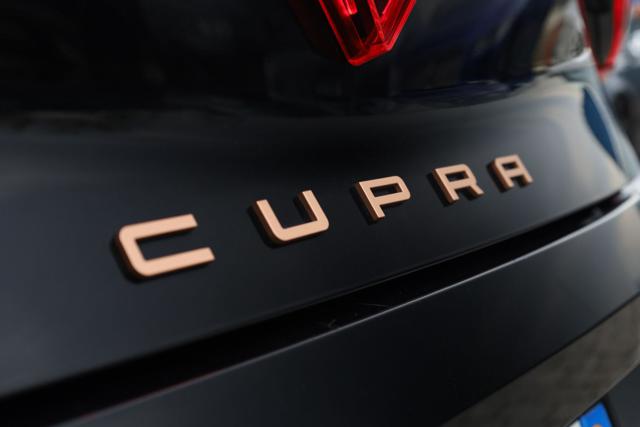 CUPRA Leon usata, con Specchietti laterali elettrici